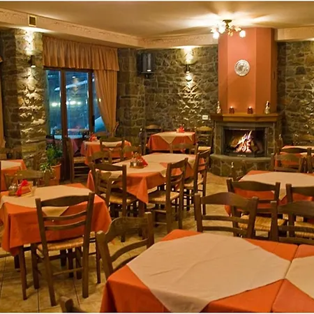 Апартаменты To Spiti Tis Pareas *