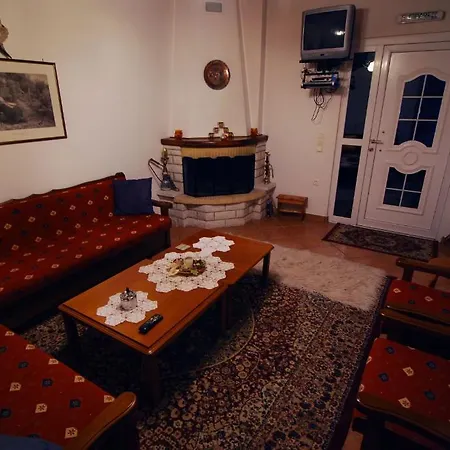 To Spiti Tis Pareas Апартаменты Agios Nikolaos (Central Greece)